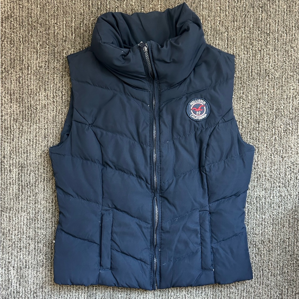 Hollister Women’s Navy Blue Down-filled Puffer Vest